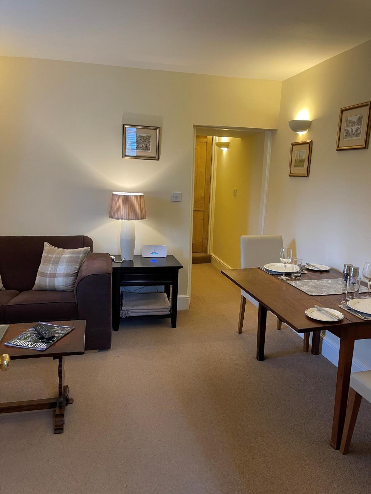 Holiday home Ground Floor Garden Cottage, Near Stonehenge *